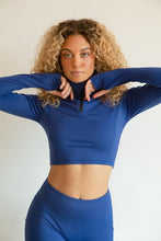 Load image into Gallery viewer, Long Sleeve Half Zip Thumb Hole Crop Sport Top
